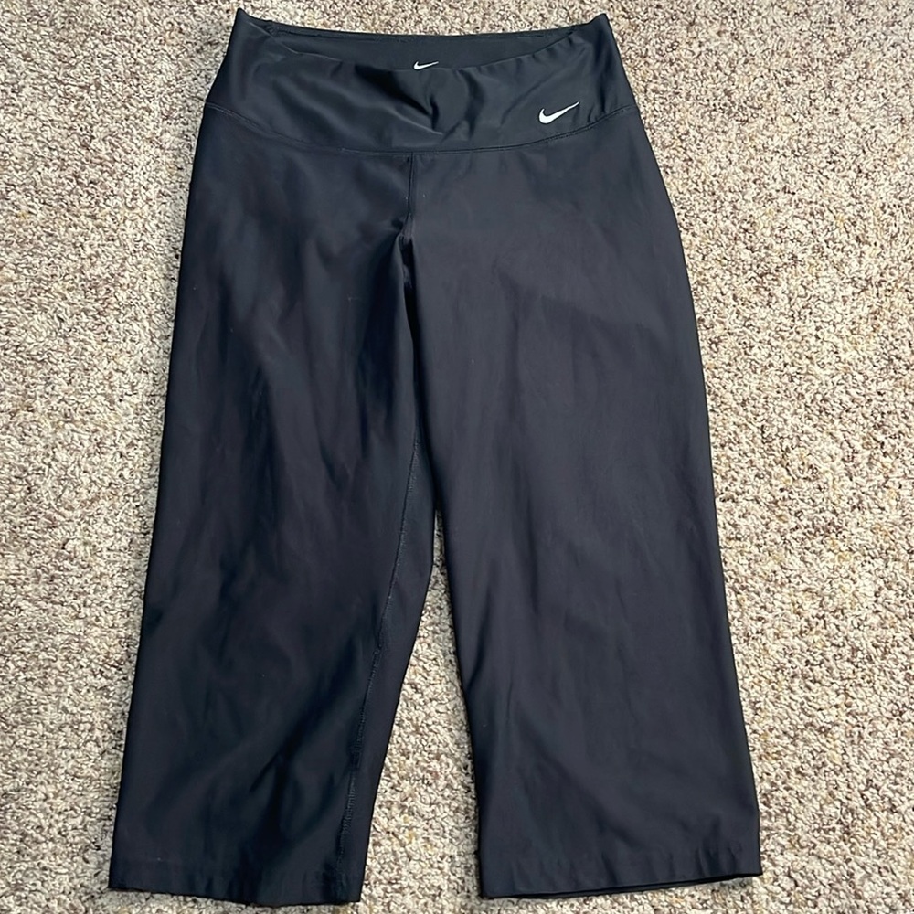 Nike Dri-FIT Capri Leggings Black Women's Size S Stretch Poly/Spandex